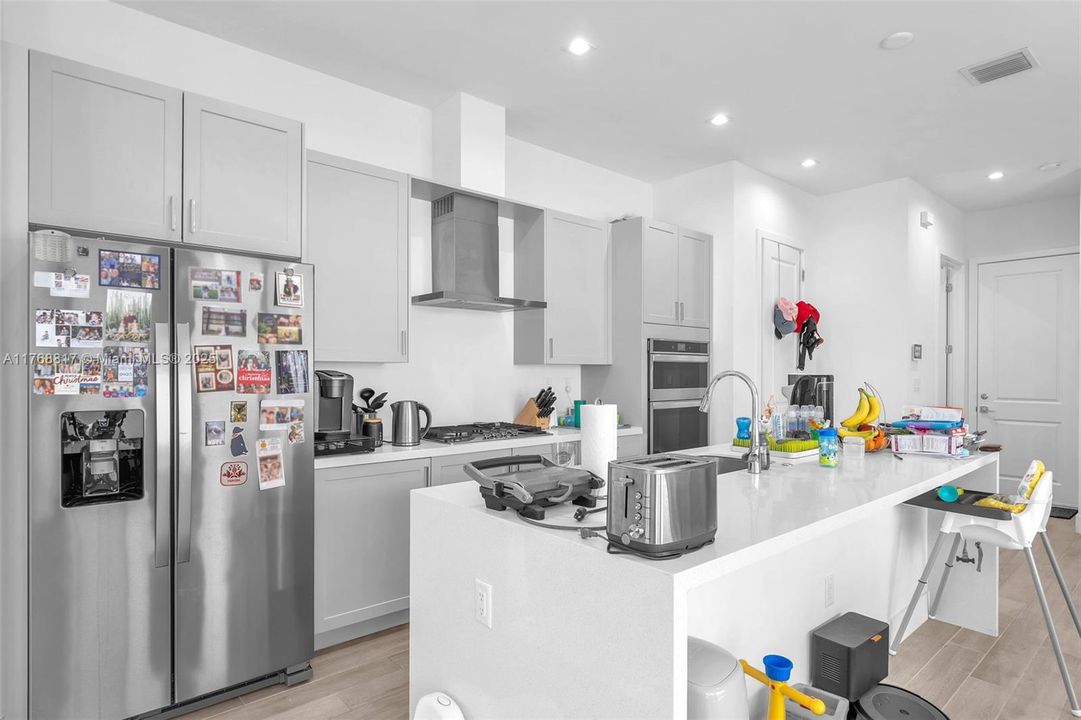 Recently Rented: $5,000 (4 beds, 3 baths, 2158 Square Feet)