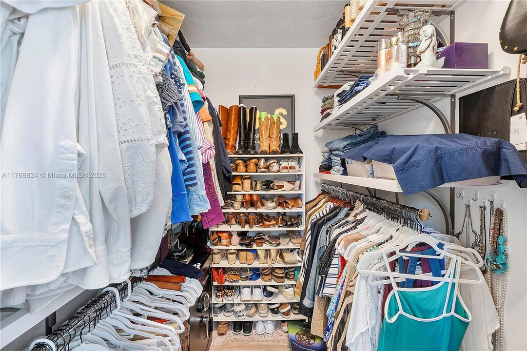 Vendido Recientemente: $669,000 (3 camas, 2 baños, 1341 Pies cuadrados)