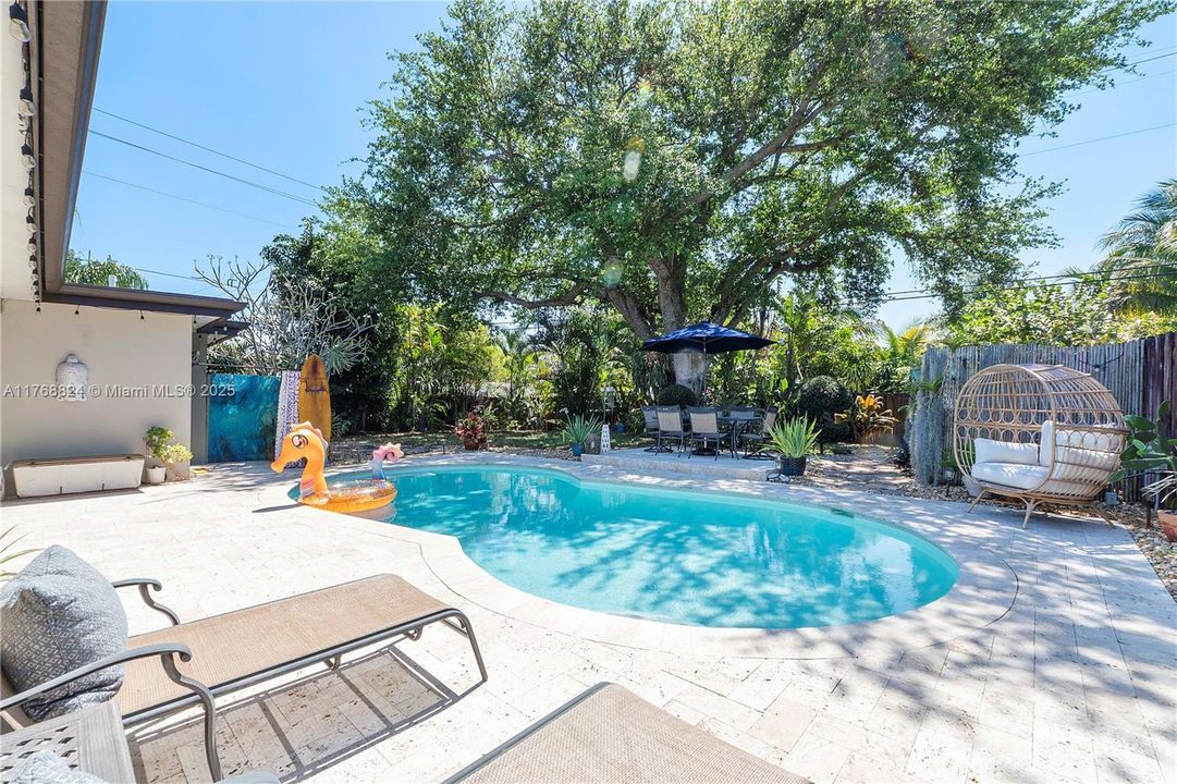 Vendido Recientemente: $669,000 (3 camas, 2 baños, 1341 Pies cuadrados)