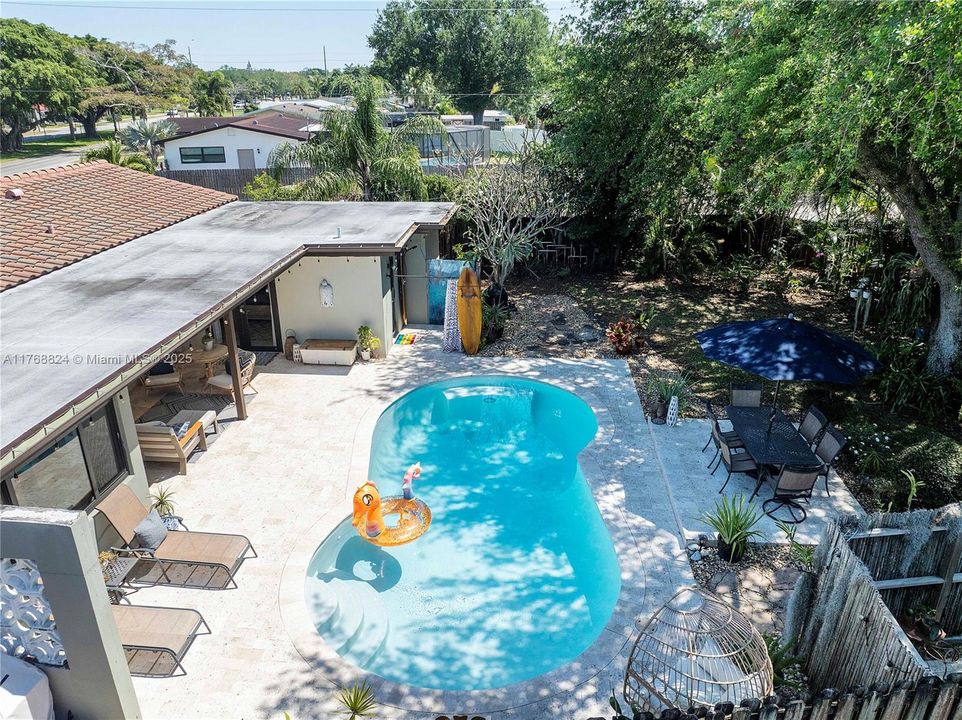 Vendido Recientemente: $669,000 (3 camas, 2 baños, 1341 Pies cuadrados)