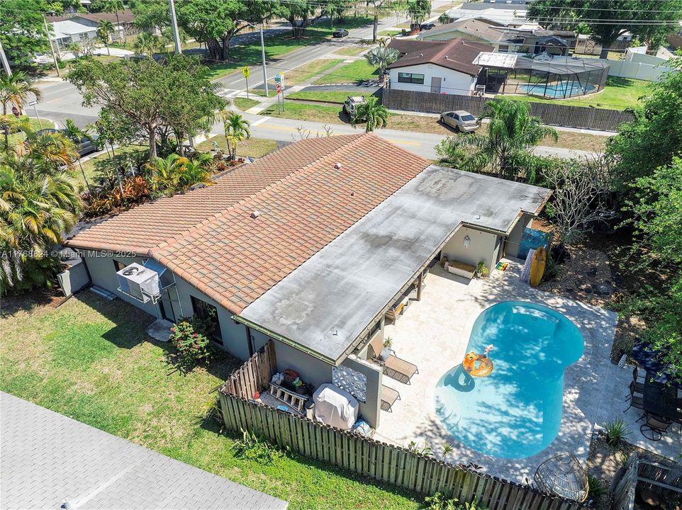 Vendido Recientemente: $669,000 (3 camas, 2 baños, 1341 Pies cuadrados)