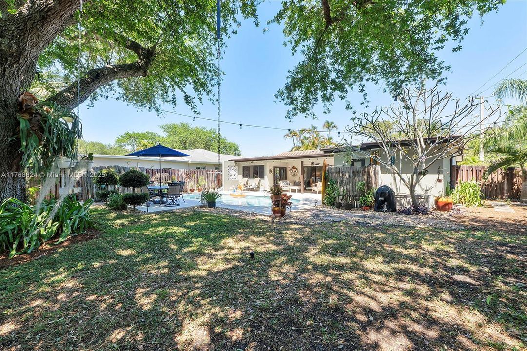 Vendido Recientemente: $669,000 (3 camas, 2 baños, 1341 Pies cuadrados)