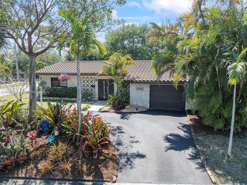 Vendido Recientemente: $669,000 (3 camas, 2 baños, 1341 Pies cuadrados)