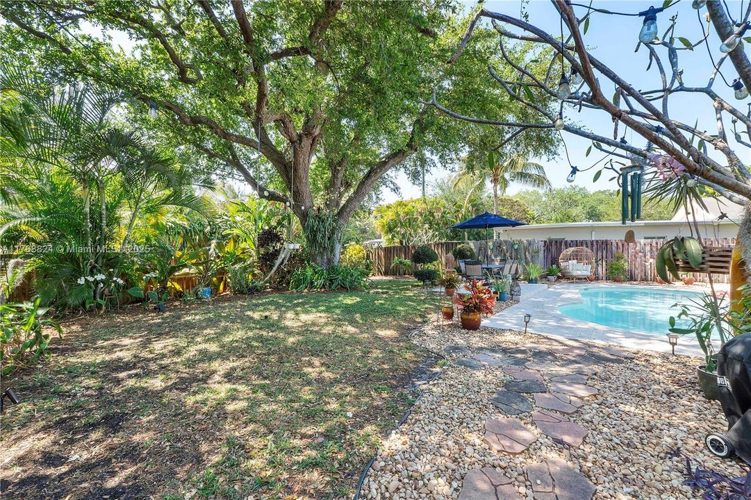 Vendido Recientemente: $669,000 (3 camas, 2 baños, 1341 Pies cuadrados)