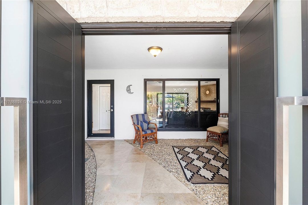 Vendido Recientemente: $669,000 (3 camas, 2 baños, 1341 Pies cuadrados)