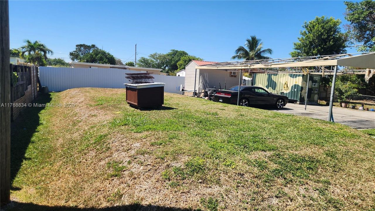 最近售出: $685,000 (0 贝兹, 0 浴室, 2400 平方英尺)