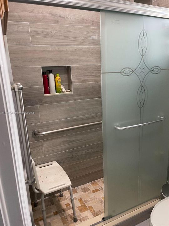 最近售出: $685,000 (0 贝兹, 0 浴室, 2400 平方英尺)