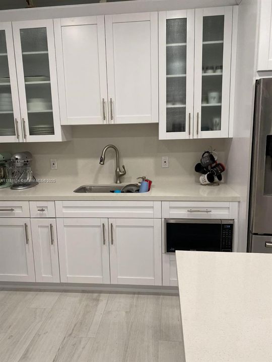 最近售出: $685,000 (0 贝兹, 0 浴室, 2400 平方英尺)