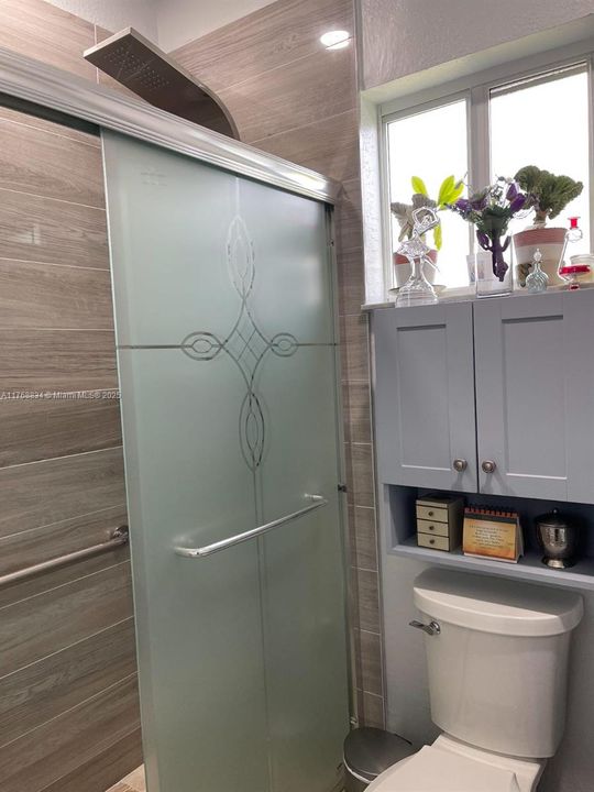 最近售出: $685,000 (0 贝兹, 0 浴室, 2400 平方英尺)