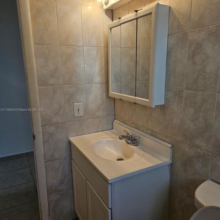 Recientemente alquilado: $3,800 (4 camas, 2 baños, 1532 Pies cuadrados)