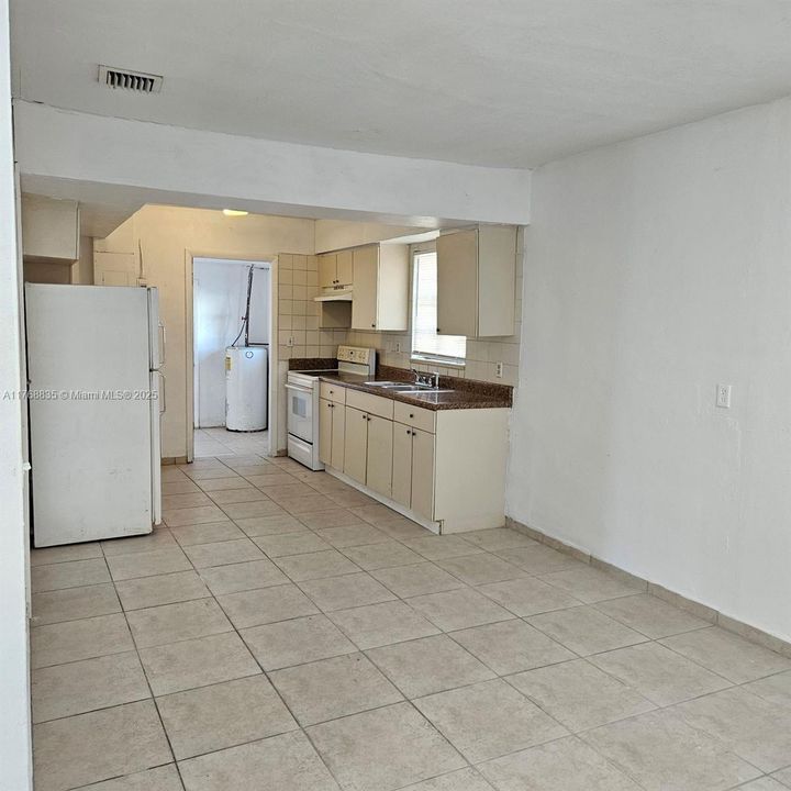 Recientemente alquilado: $3,800 (4 camas, 2 baños, 1532 Pies cuadrados)