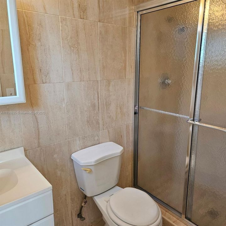 Recientemente alquilado: $3,800 (4 camas, 2 baños, 1532 Pies cuadrados)