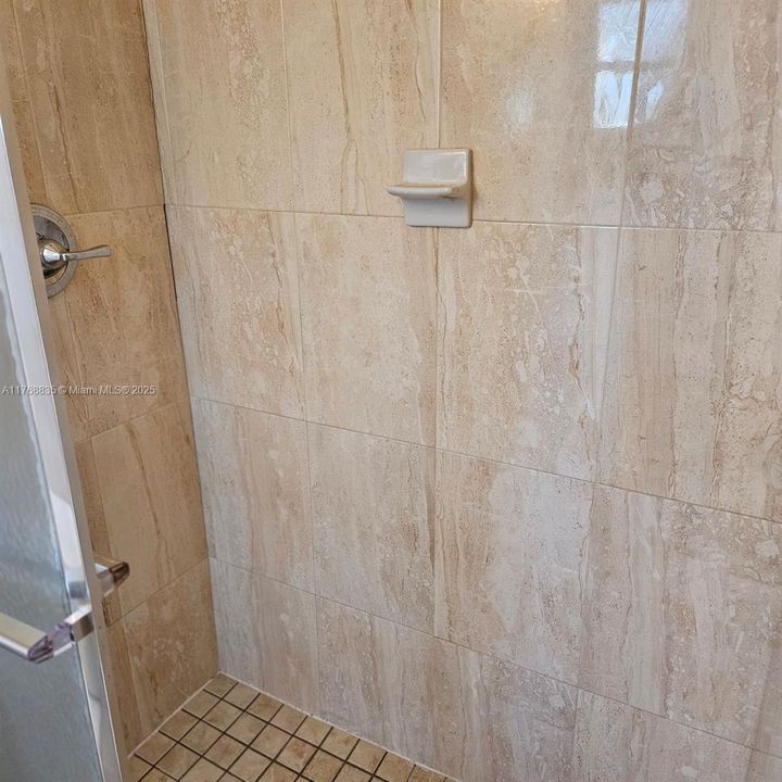 Recientemente alquilado: $3,800 (4 camas, 2 baños, 1532 Pies cuadrados)