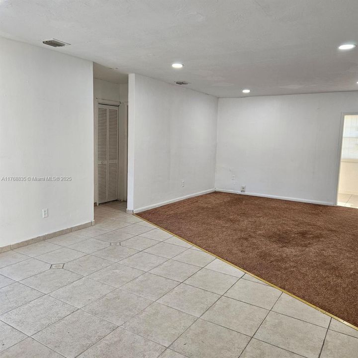 Recientemente alquilado: $3,800 (4 camas, 2 baños, 1532 Pies cuadrados)