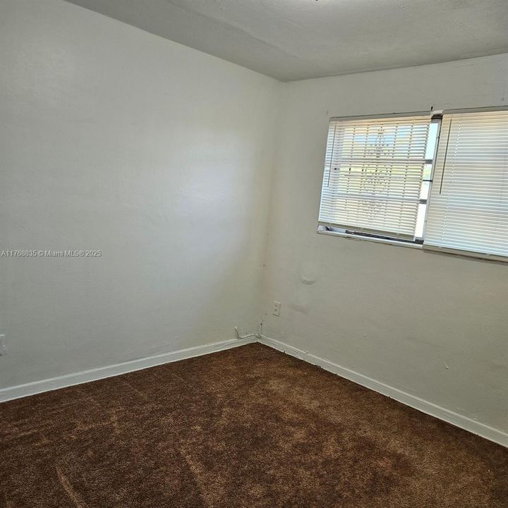 Recientemente alquilado: $3,800 (4 camas, 2 baños, 1532 Pies cuadrados)