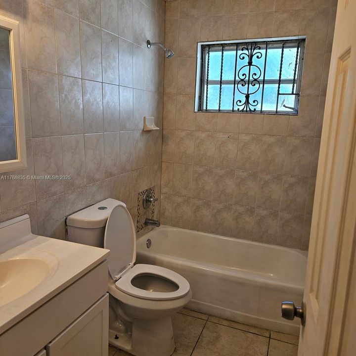 Recientemente alquilado: $3,800 (4 camas, 2 baños, 1532 Pies cuadrados)