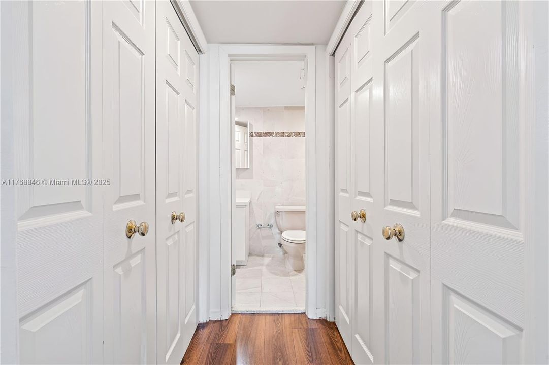 待售: $419,900 (1 贝兹, 1 浴室, 744 平方英尺)