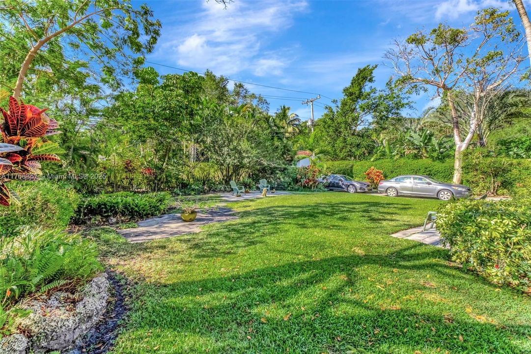 Vendido Recientemente: $1,195,000 (3 camas, 2 baños, 1556 Pies cuadrados)