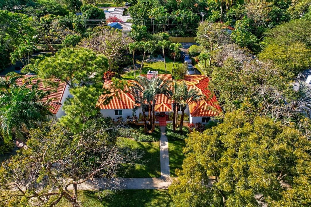 Vendido Recientemente: $1,195,000 (3 camas, 2 baños, 1556 Pies cuadrados)