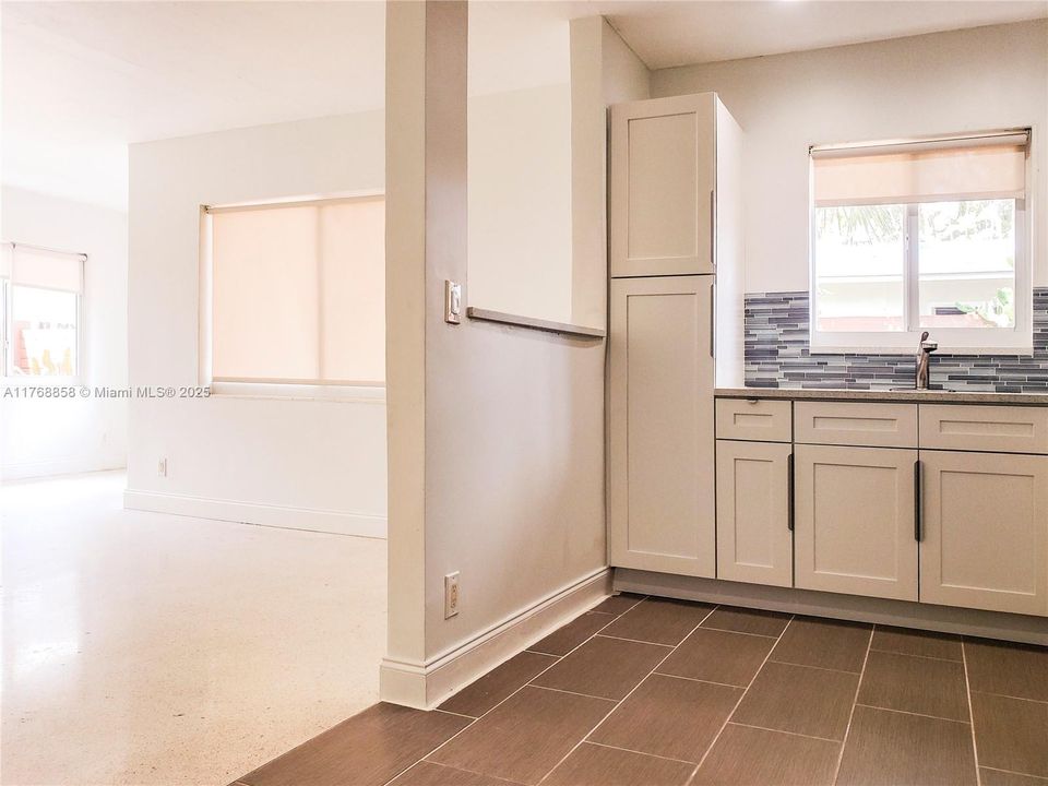 最近售出: $650,000 (0 贝兹, 0 浴室, 1693 平方英尺)