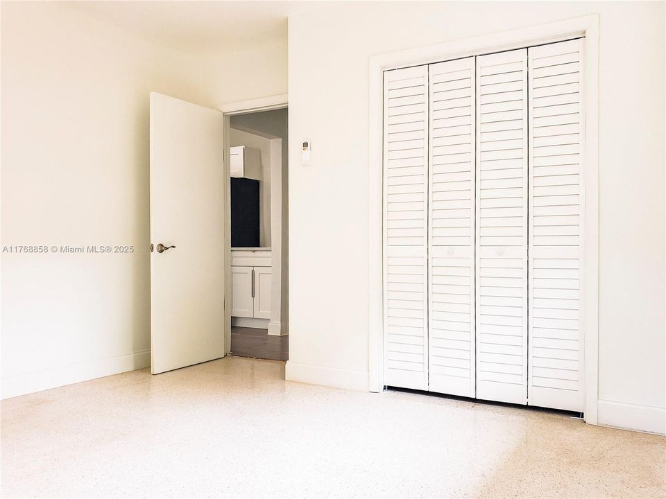 最近售出: $650,000 (0 贝兹, 0 浴室, 1693 平方英尺)