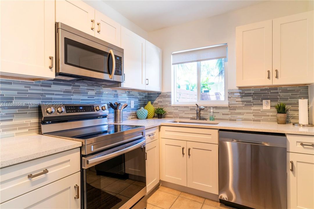 最近售出: $650,000 (0 贝兹, 0 浴室, 1693 平方英尺)