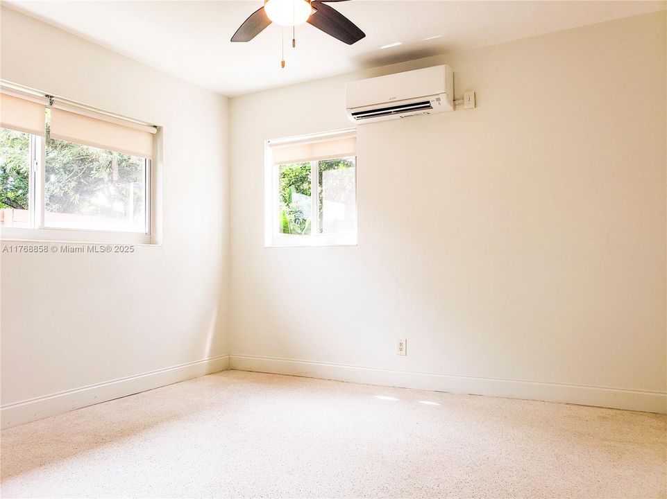 最近售出: $650,000 (0 贝兹, 0 浴室, 1693 平方英尺)