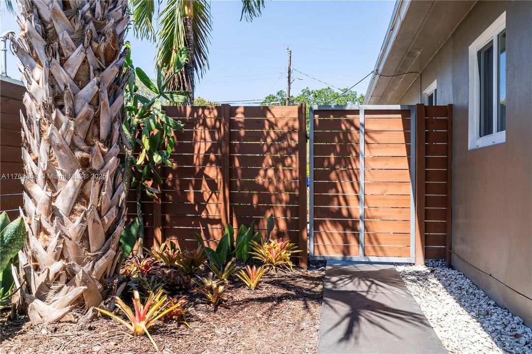 最近售出: $650,000 (0 贝兹, 0 浴室, 1693 平方英尺)