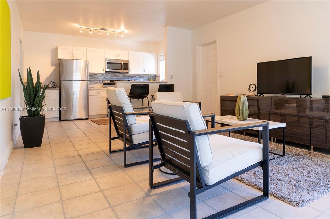 最近售出: $650,000 (0 贝兹, 0 浴室, 1693 平方英尺)