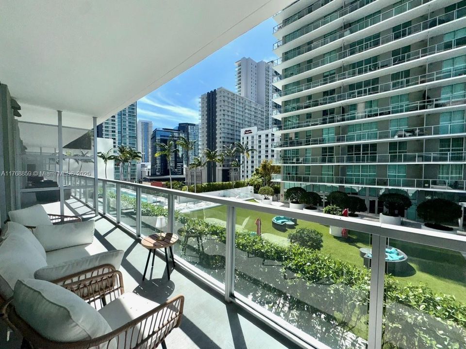 Недавно арендовано: $2,750 (1 спален, 1 ванн, 761 Квадратных фут)