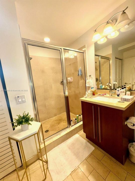 Недавно арендовано: $2,750 (1 спален, 1 ванн, 761 Квадратных фут)