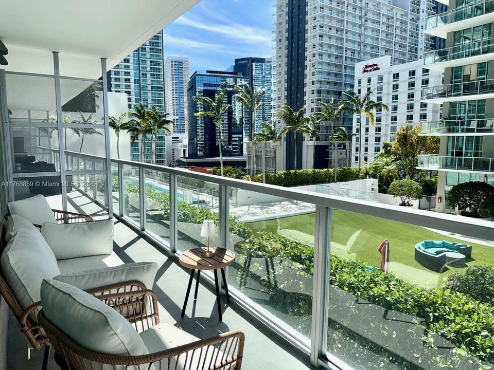 Недавно арендовано: $2,750 (1 спален, 1 ванн, 761 Квадратных фут)