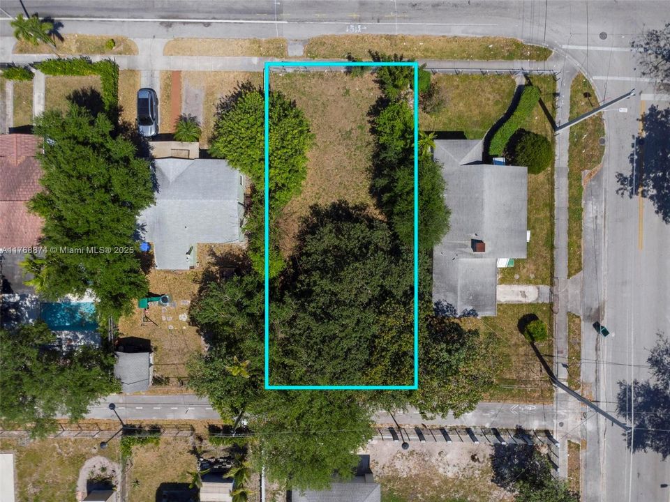 Recently Sold: $685,000 (0.12 acres)