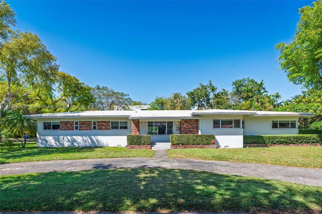 Active With Contract: $3,195,000 (4 beds, 4 baths, 2696 Square Feet)