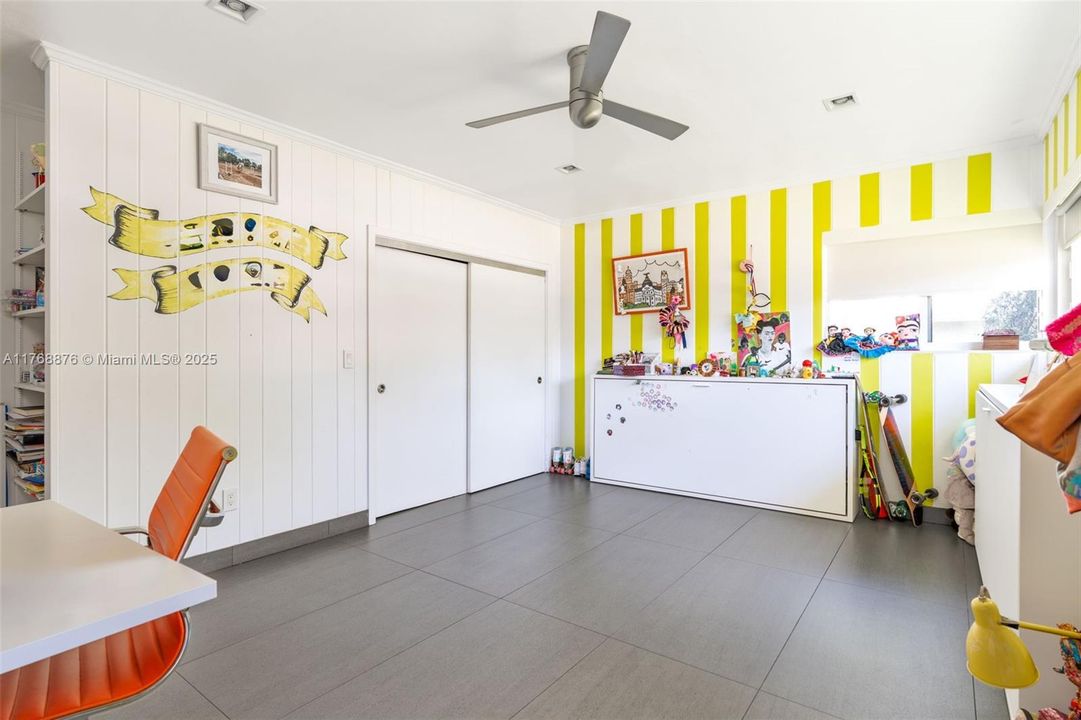 Active With Contract: $3,195,000 (4 beds, 4 baths, 2696 Square Feet)