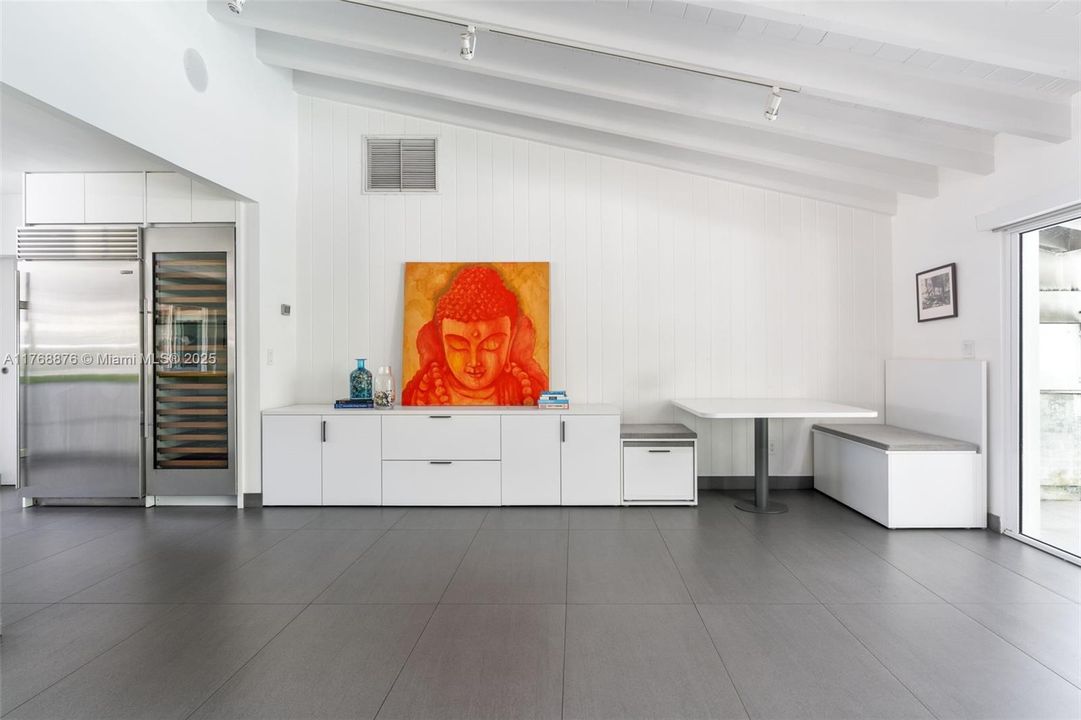 Active With Contract: $3,195,000 (4 beds, 4 baths, 2696 Square Feet)