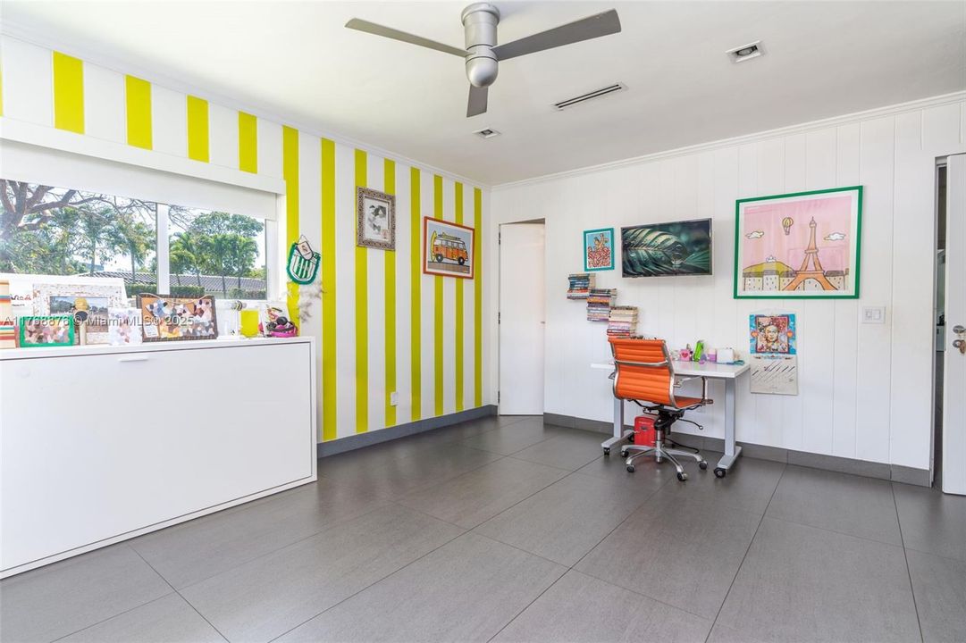 Active With Contract: $3,195,000 (4 beds, 4 baths, 2696 Square Feet)