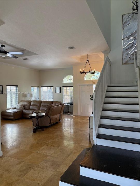 Recientemente alquilado: $4,700 (4 camas, 3 baños, 2792 Pies cuadrados)