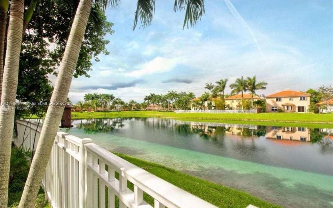 Recientemente alquilado: $4,700 (4 camas, 3 baños, 2792 Pies cuadrados)