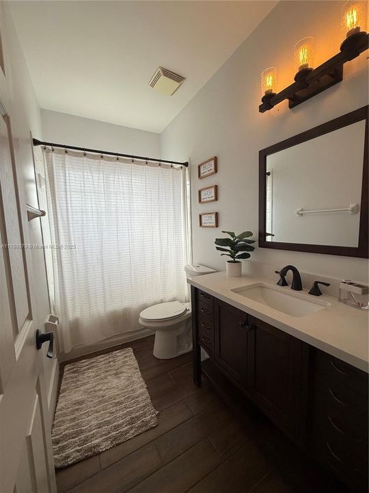 Recientemente alquilado: $4,700 (4 camas, 3 baños, 2792 Pies cuadrados)