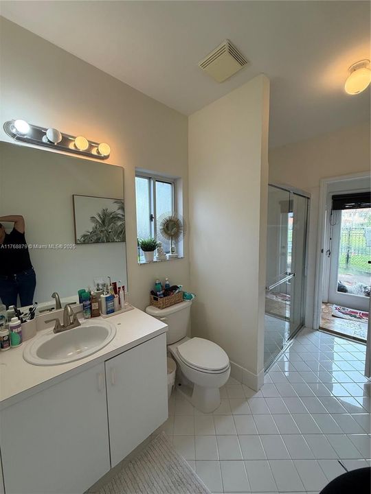 Recientemente alquilado: $4,700 (4 camas, 3 baños, 2792 Pies cuadrados)