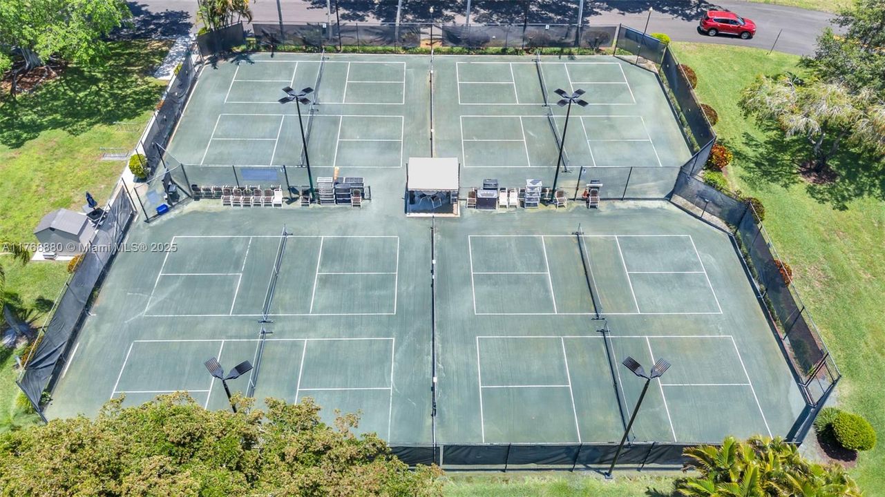 En Venta: $574,000 (3 camas, 2 baños, 1692 Pies cuadrados)