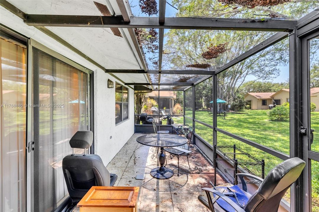 En Venta: $574,000 (3 camas, 2 baños, 1692 Pies cuadrados)