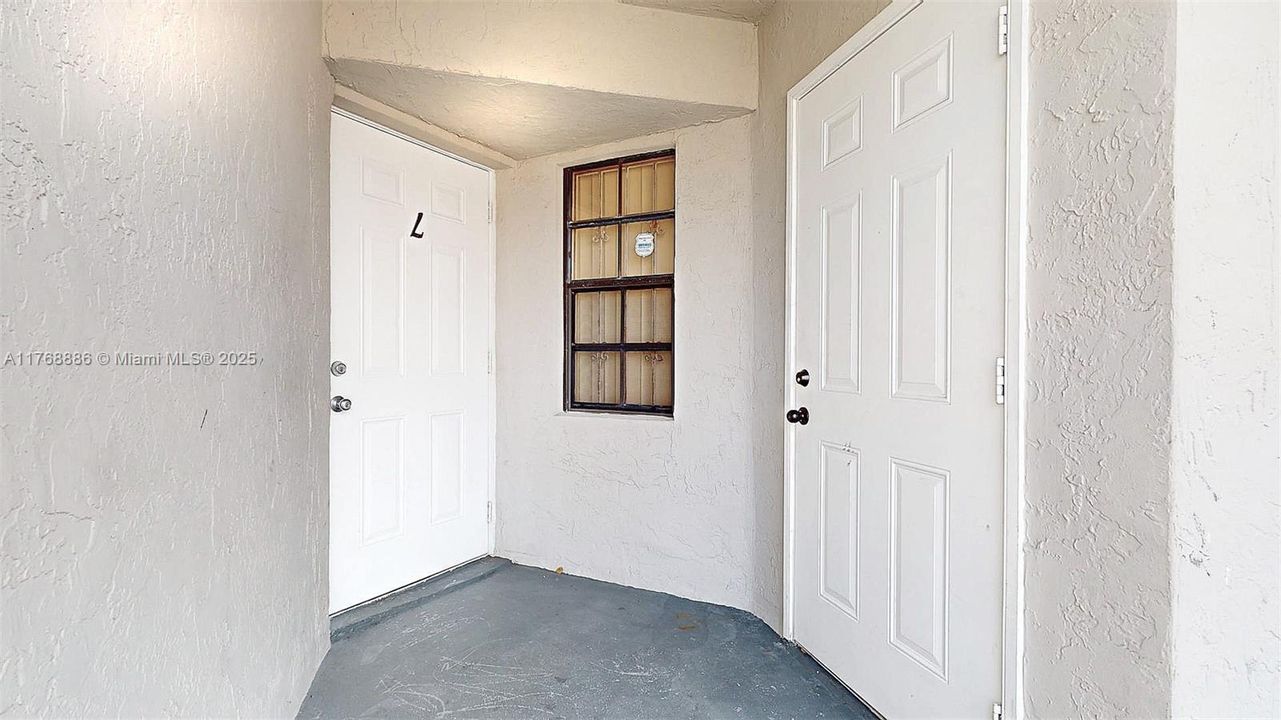 Recently Sold: $227,000 (2 beds, 2 baths, 970 Square Feet)