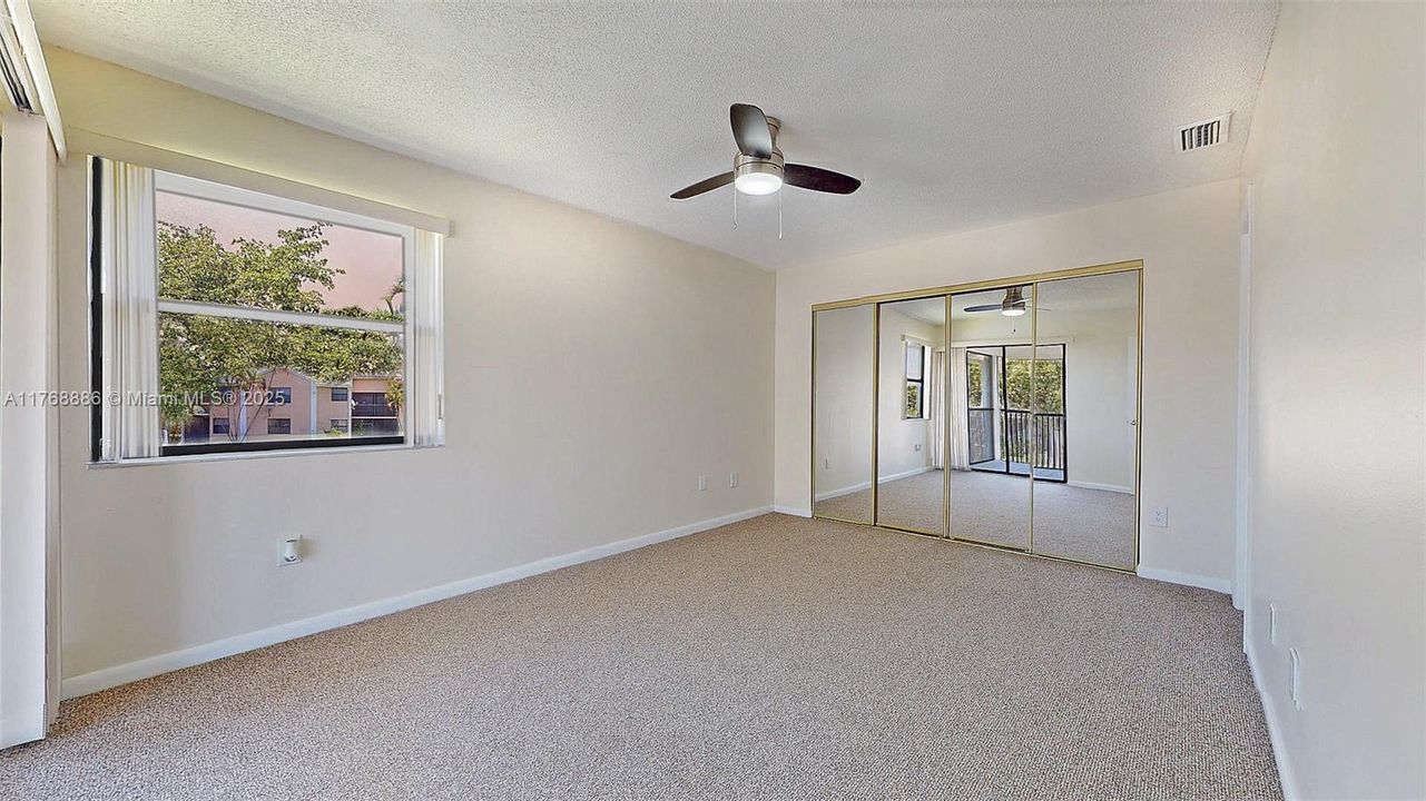 Recently Sold: $227,000 (2 beds, 2 baths, 970 Square Feet)