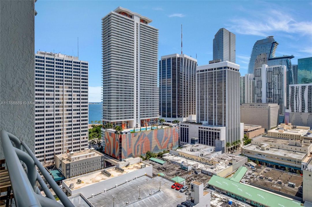 最近租的: $2,500 (1 贝兹, 1 浴室, 903 平方英尺)