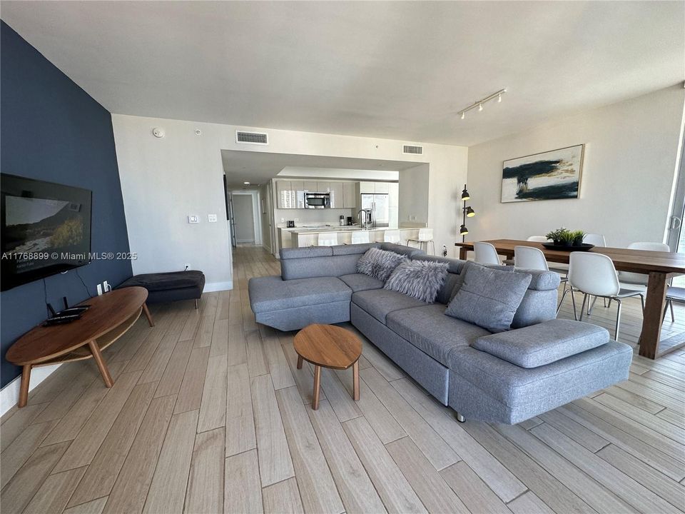 На продажу: $825,000 (3 спален, 3 ванн, 1577 Квадратных фут)