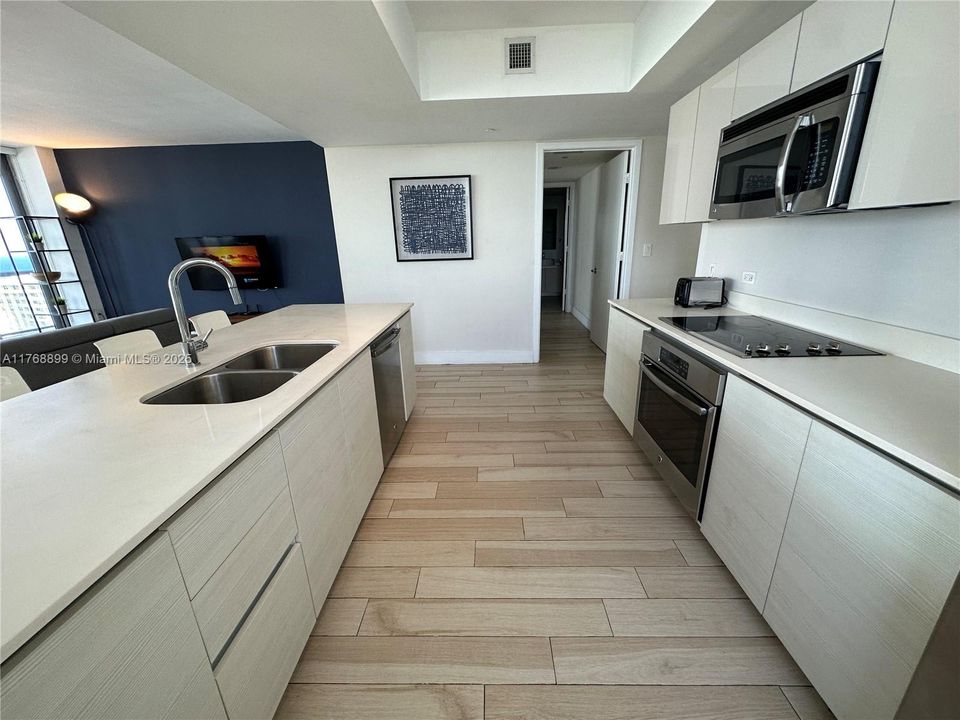 На продажу: $825,000 (3 спален, 3 ванн, 1577 Квадратных фут)