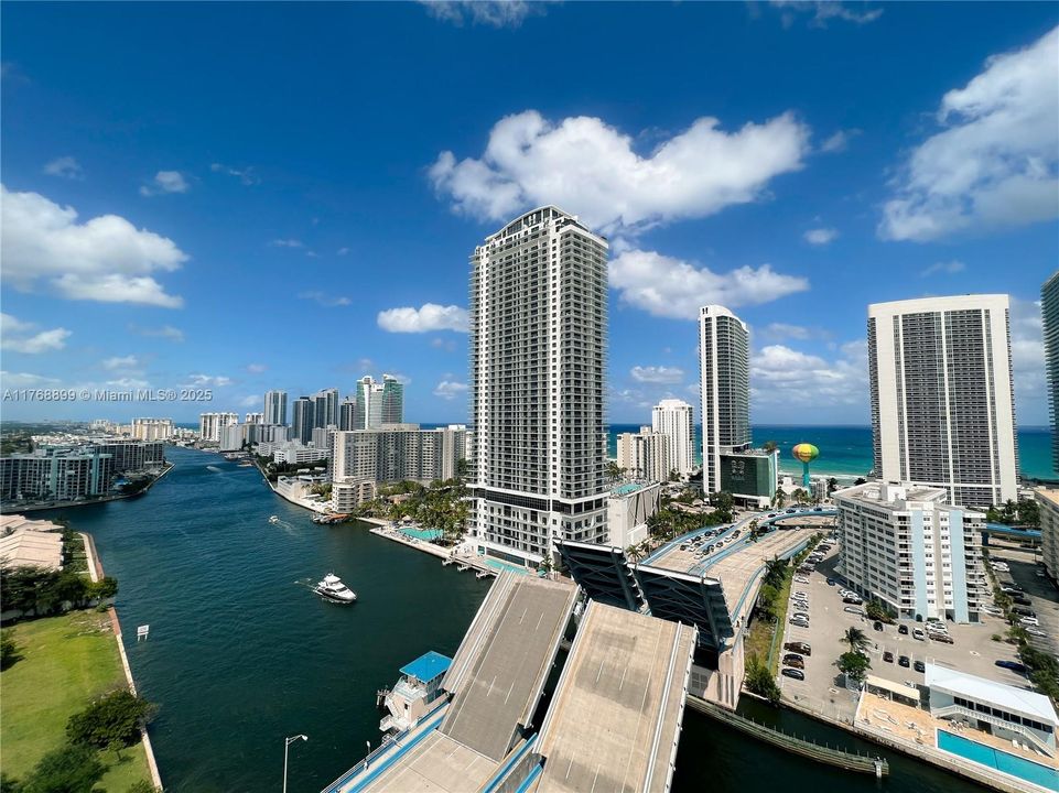 На продажу: $825,000 (3 спален, 3 ванн, 1577 Квадратных фут)