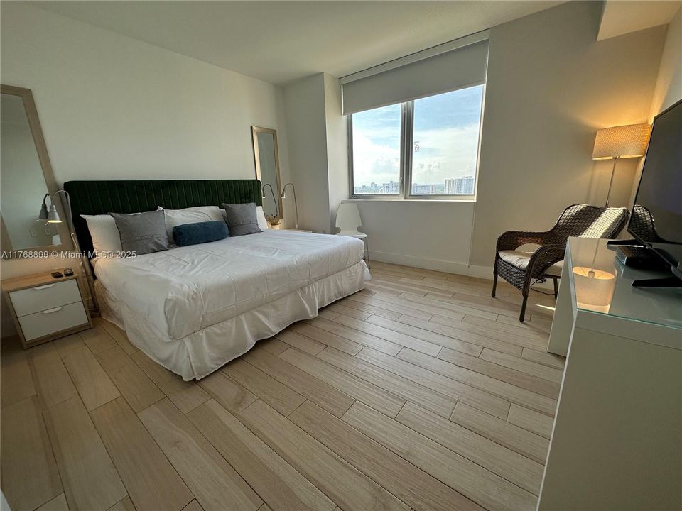 На продажу: $825,000 (3 спален, 3 ванн, 1577 Квадратных фут)